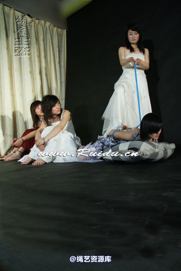 锐度主张 - 孔雀、倩倩、玉儿、豆芽高雅的制服 第 137 张图片