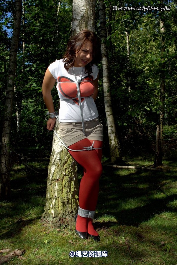 bound-neighbor-girl - Guest Helena - Tied up in the forest Part 1 第 29 张图片
