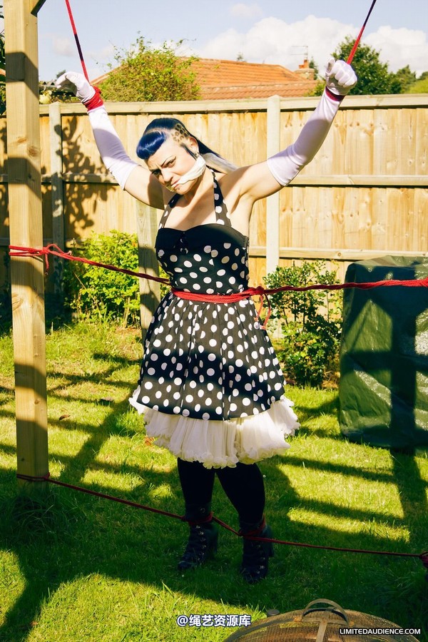 limitedaudience - 2012 raevan spread outdoors 第 22 张图片