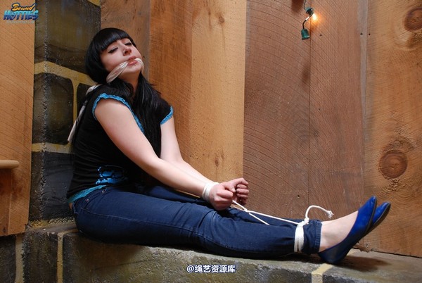 boundhotties - Britney 2 第 11 张图片