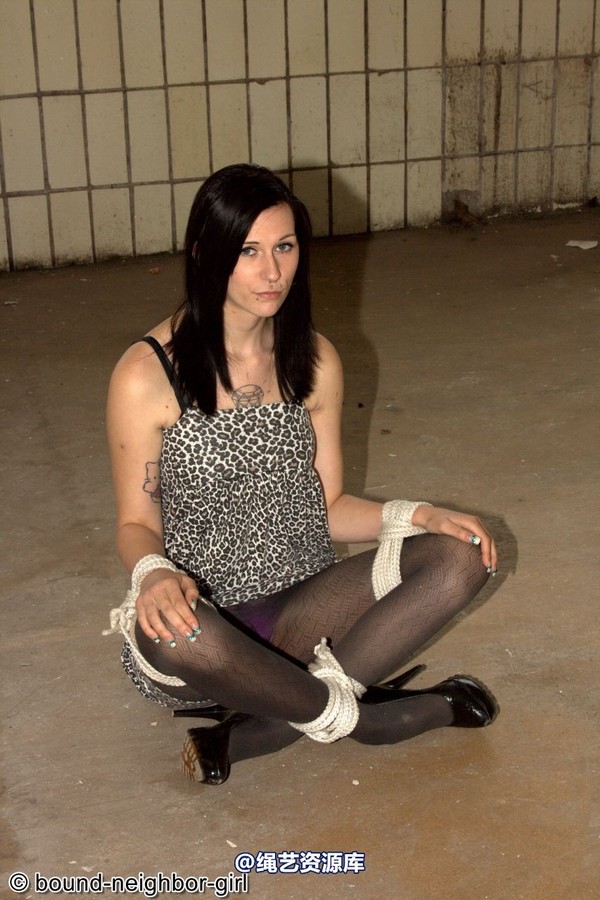 bound-neighbor-girl - Angel - Tied up in the ruins 5 第 2 张图片