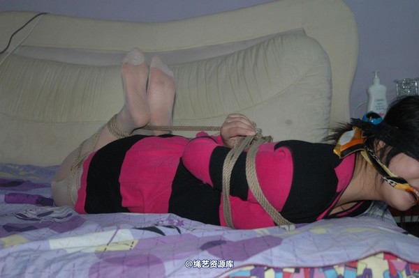 唯美之家 - 2010-12-29雪儿挣扎逃脱。 第 143 张图片