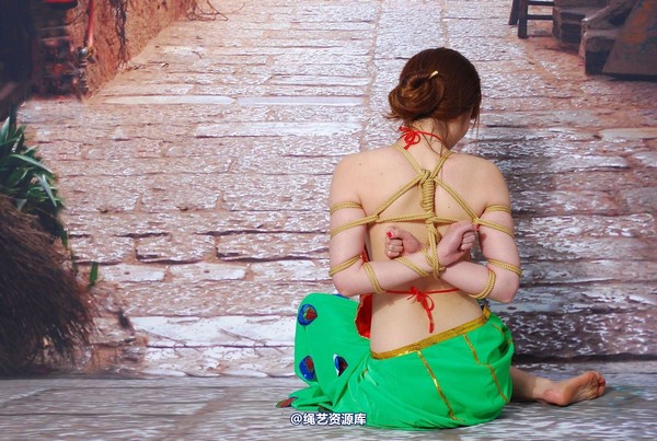 唯美之家 - 新模萌萌红肚兜 第 66 张图片