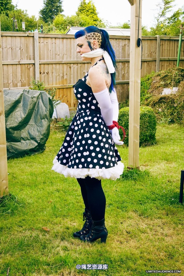 limitedaudience - 2012 raevan spread outdoors 第 12 张图片
