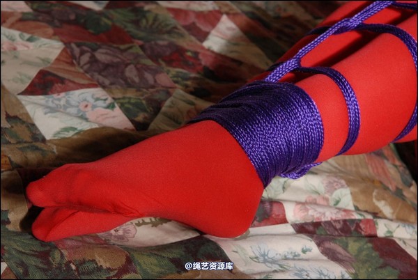simplytied - G in red tights 第 40 张图片