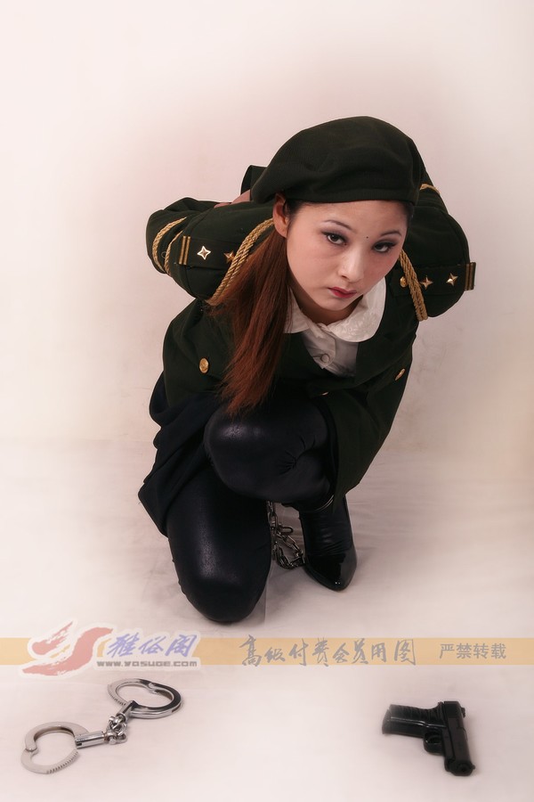 雅俗阁 - 20060422雅思警服(2) 第 25 张图片