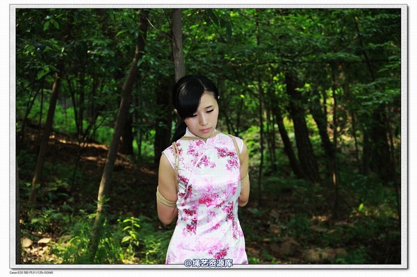 神艺缘 - 293-树林里的旗袍少女 第 11 张图片