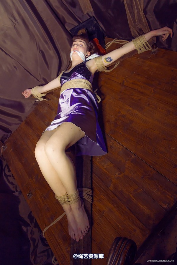 limitedaudience - 2014 fay on a cross 2 第 5 张图片