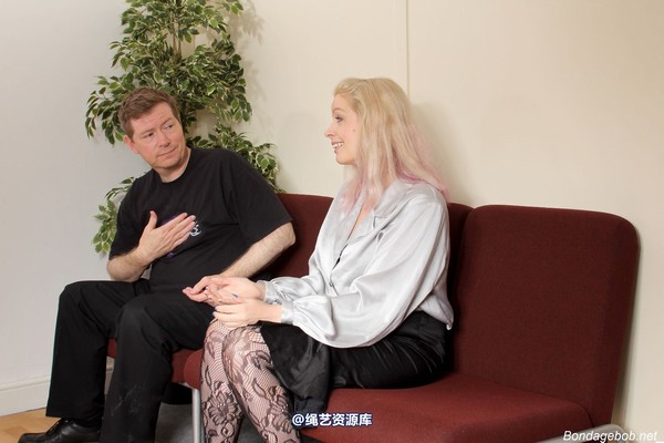 bondagebob - Tepmptess Kate The waiting Room 第 7 张图片