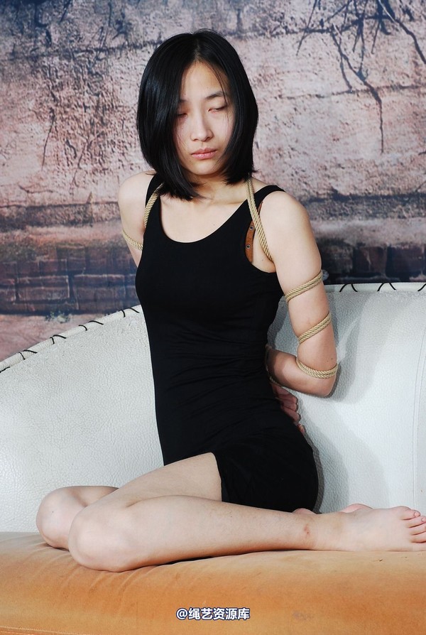 唯美之家 - 白雪试服装1 第 19 张图片