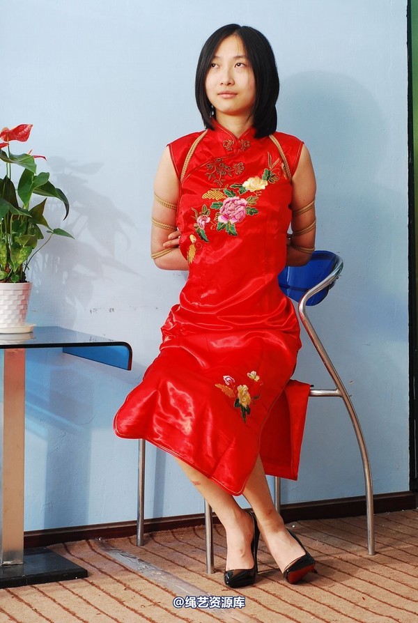 唯美之家 - 白雪试服装4 第 13 张图片