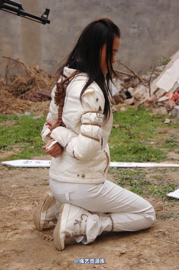 mj影视 - 安娜刑场2013-04-13 第 145 张图片