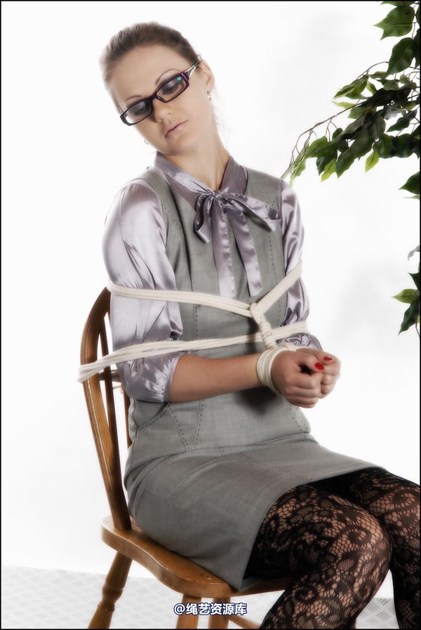 simplytied - Tina in glasses 第 9 张图片