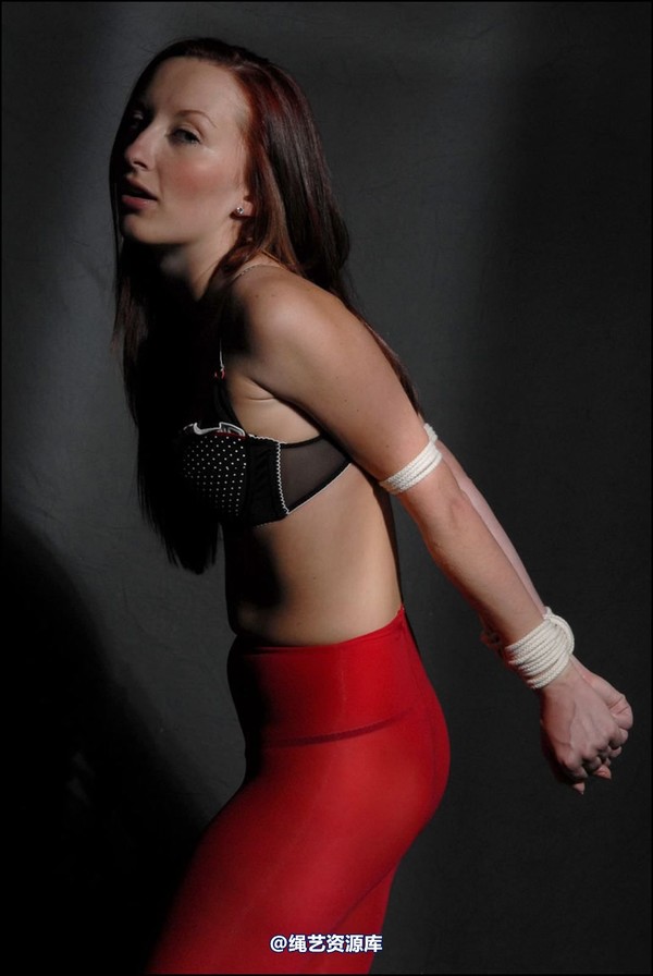 simplytied - Sophia in red 第 12 张图片