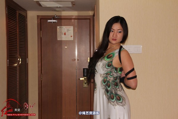 红豆的天空 - 2011 红豆 唯美长裙 第 40 张图片