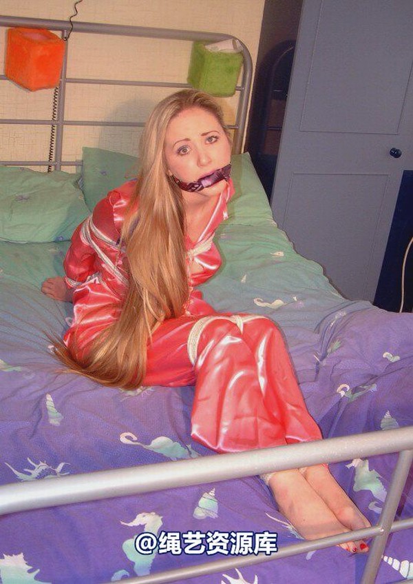 bondagebob - Chanta Rose Bound in her silk Jammies 2 第 3 张图片