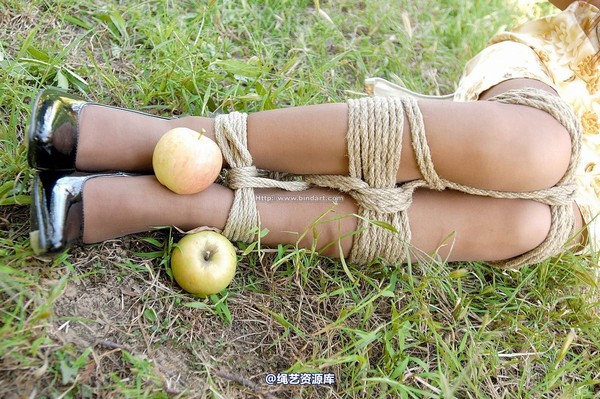 丽柜美束 - 2005-10-09 第 15 张图片