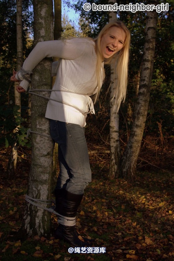 bound-neighbor-girl - Bambi - Tied up in the autumn woods Part 1 第 17 张图片