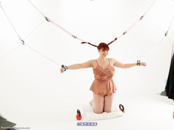 restrainedelegance - Pigtail Predicament 第 9 张图片