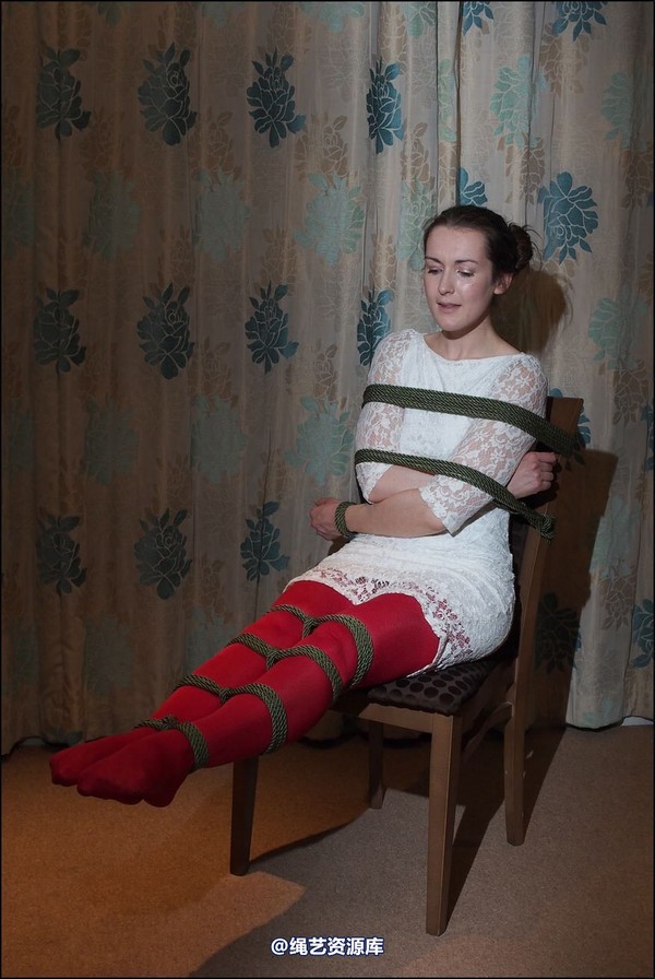 simplytied - Cassie in red tights 第 13 张图片