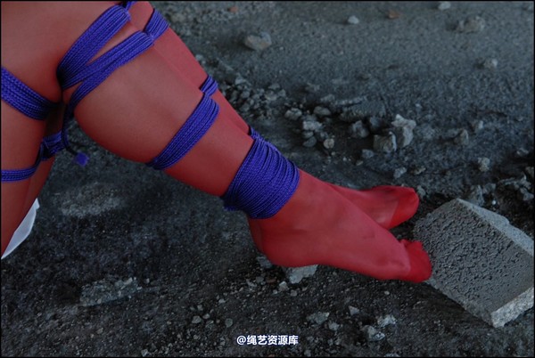 simplytied - More red tights in the Sun 第 29 张图片