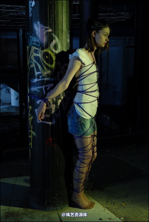 simplytied - Tied to big post 第 34 张图片
