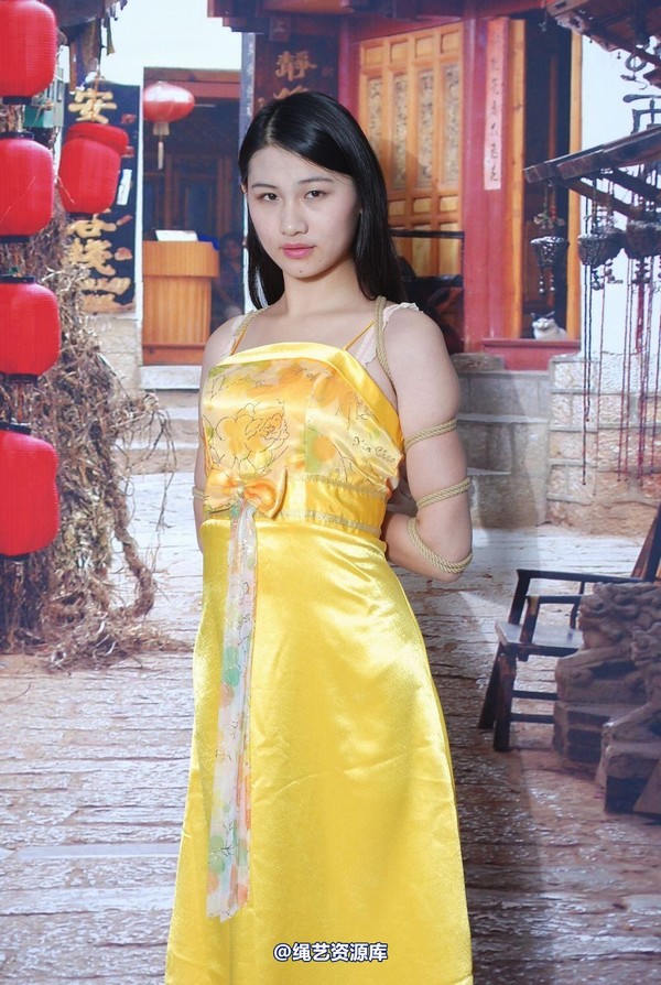 唯美之家 - 新模萧萧黄礼服 第 57 张图片