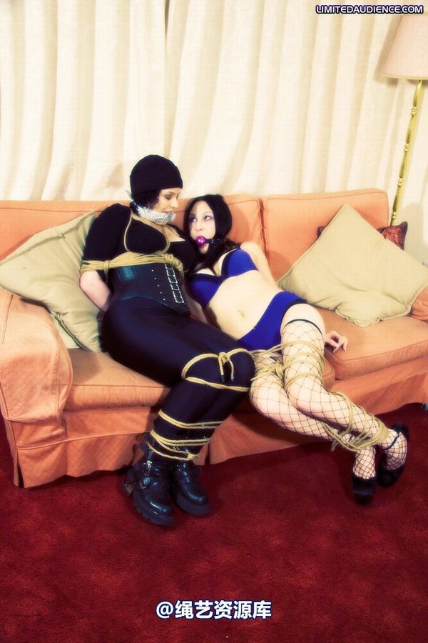limitedaudience - 2009 elyssia livia the houdini hussy 2 第 29 张图片