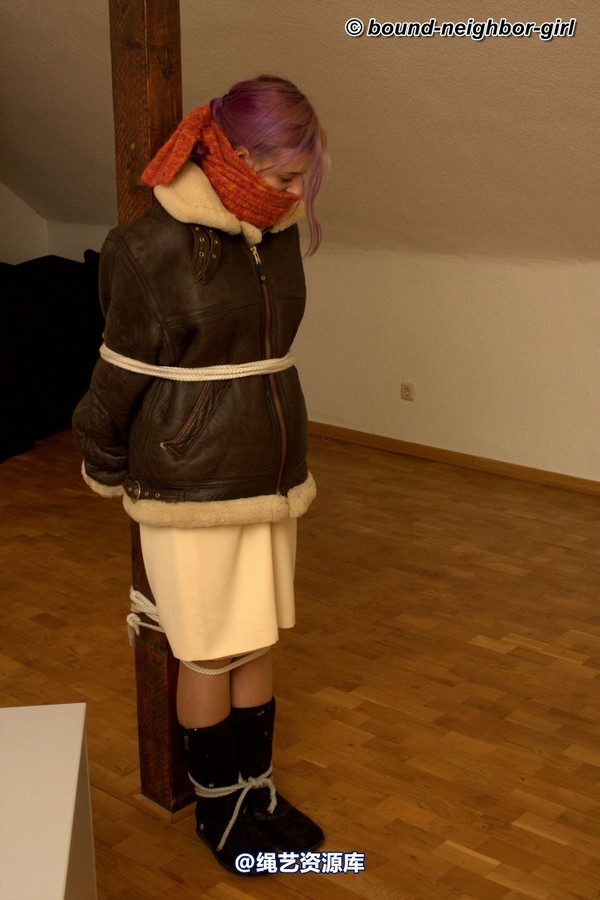 bound-neighbor-girl - Zora - Tied up at the office 第 44 张图片