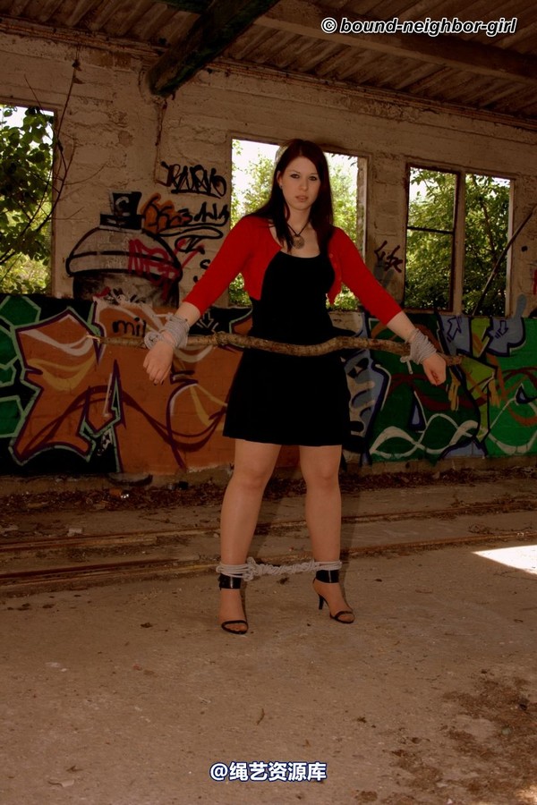 bound-neighbor-girl - Jasmin - bondage in the ruins 4 第 13 张图片