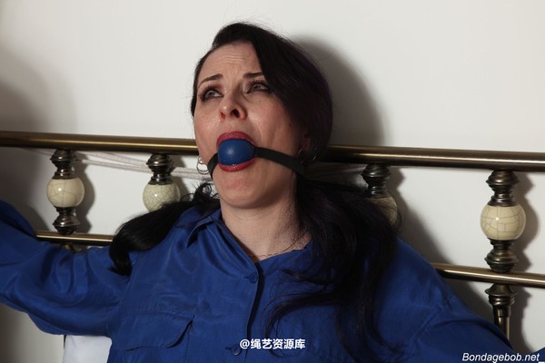 bondagebob - Caroline Pierce Grabbed at home 第 33 张图片