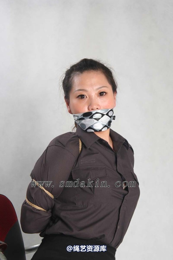 锐度主张 - 衬衣短裙五花捆绑丝巾蒙嘴（2010.11.26） 第 83 张图片