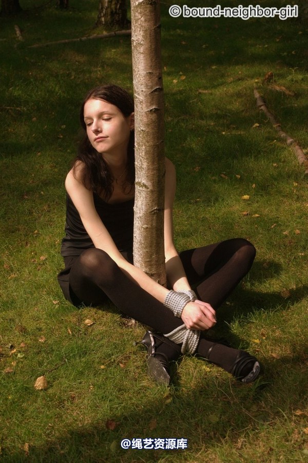 bound-neighbor-girl - Tanja - Tied up in the forest 1 第 38 张图片