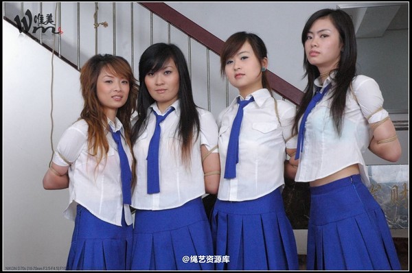 唯美之家 - 2008-09-24制服群绑 第 256 张图片