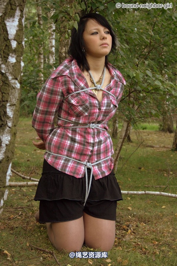 bound-neighbor-girl - Nadine - Adventure in the woods part 2 第 16 张图片