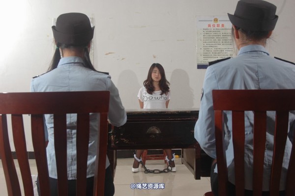 mj影视 - “毒妇终结者”之验明正身，绑缚刑场 第 2 张图片