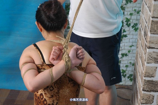 唯美之家 - 晶晶豹纹吊带2010-8-26 第 98 张图片