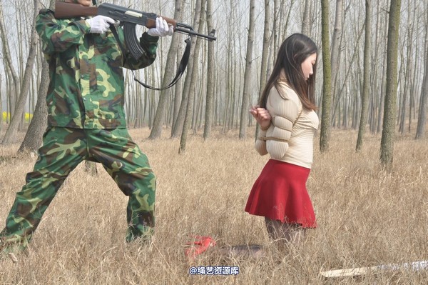 mj影视 - 车模梅晓雯 第 317 张图片