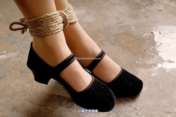 丽柜美束 - 2005-08-25 第 28 张图片