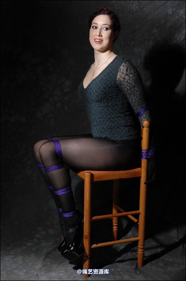 simplytied - Ebony Rose in jumper and tights 第 7 张图片