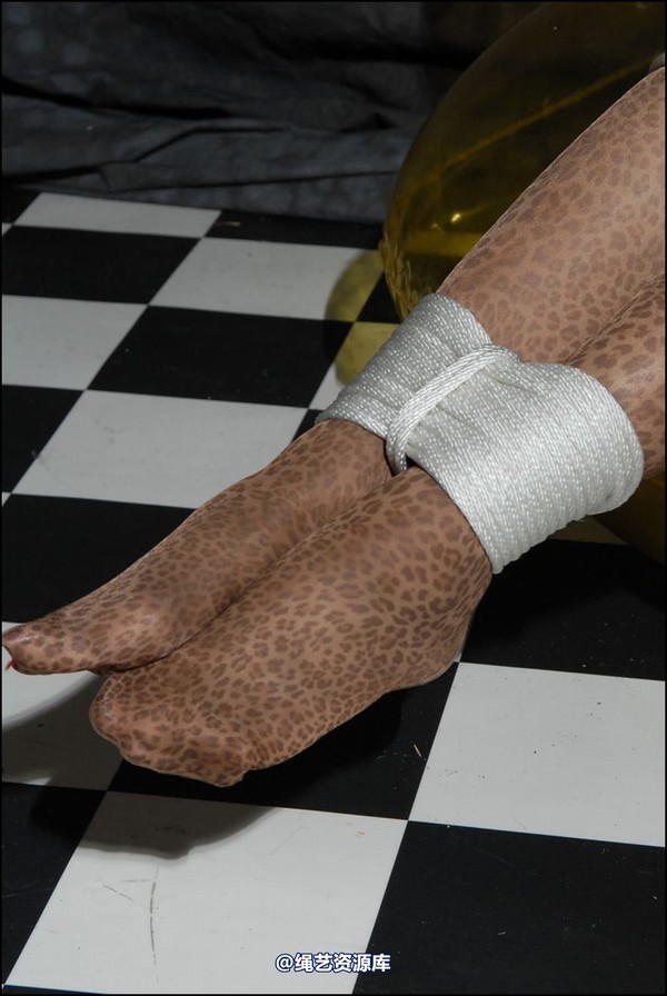 simplytied - Leopard legs 第 28 张图片