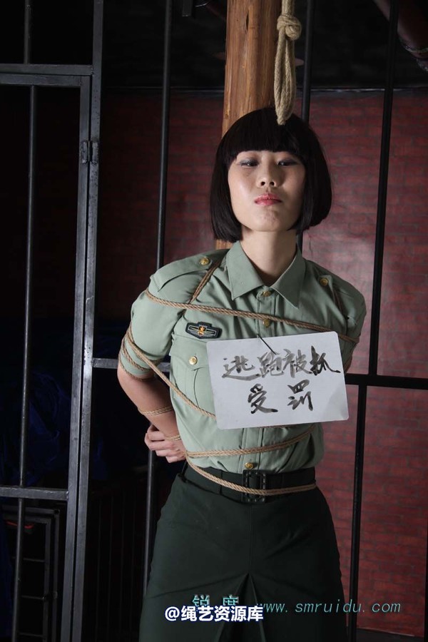 锐度主张 - 制服柱绑模特：碧菡 第 67 张图片