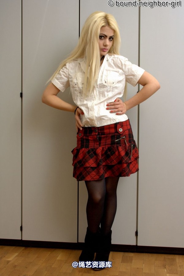 bound-neighbor-girl - Nina A - Office bondage 1 第 5 张图片