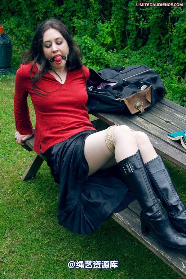 limitedaudience - 2009 catya picnic interrupted self bondage 2 第 9 张图片