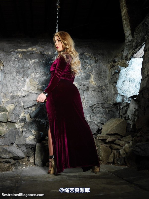 restrainedelegance - Glamour in the Dungeon 第 19 张图片