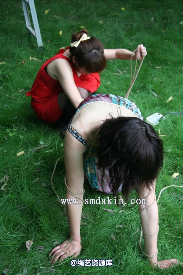 锐度主张 - 2009年第42期捆绑图（2009.8.25）模特：月儿 姗姗 第 70 张图片