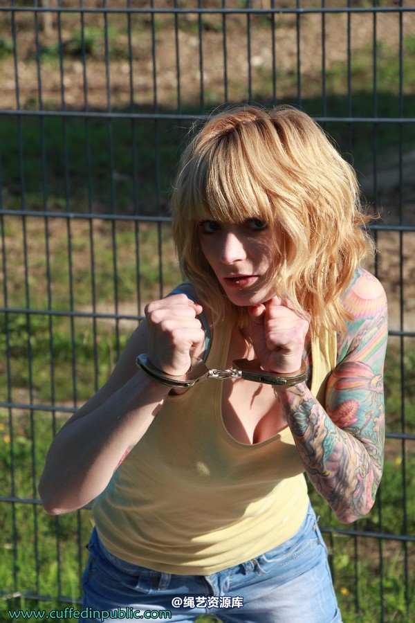 girlsinsteel - The tighter handcuffs 第 82 张图片