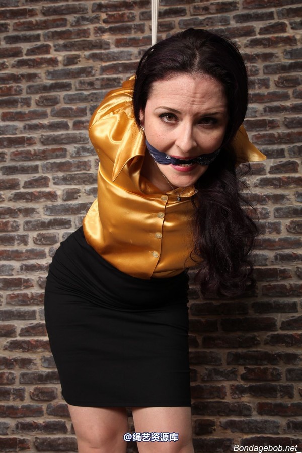 bondagebob - Caroline Pierce Taken to the garage 第 204 张图片