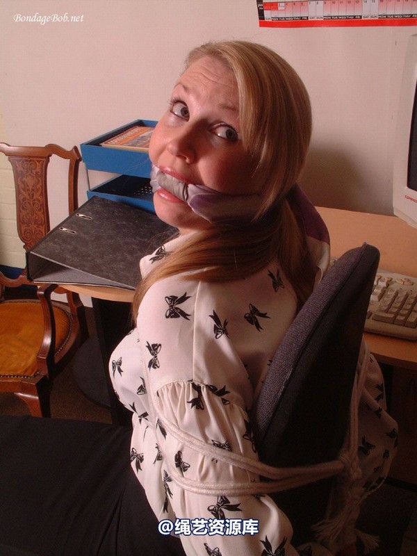 bondagebob - Missey Late at the office 第 81 张图片
