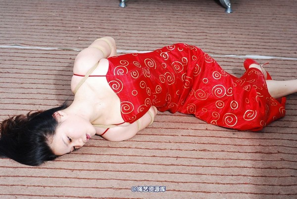 唯美之家 - 新模傲蕾红礼服 第 143 张图片